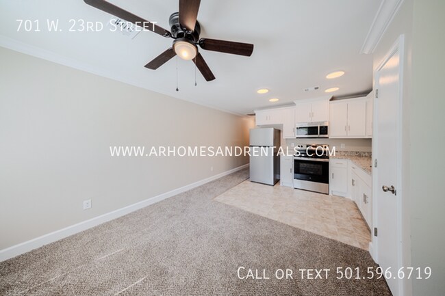 Building Photo - 701 W 23rd St