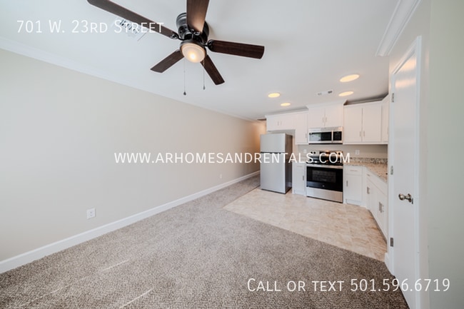 Foto del edificio - 701 W 23rd St