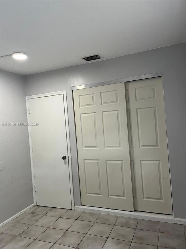 Foto del edificio - 1439 NW 8th Ave