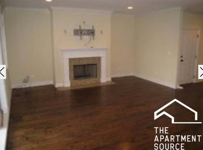 Photo - 1136 W Diversey Pkwy Apartment