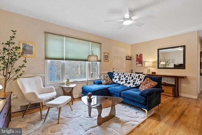 Foto del edificio - 516 Hollingsworth Dr