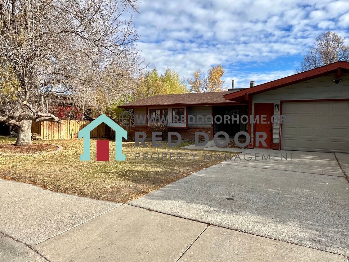 Foto principal - Newly Updated Spacious 5-Bedroom, 3-Bathro...