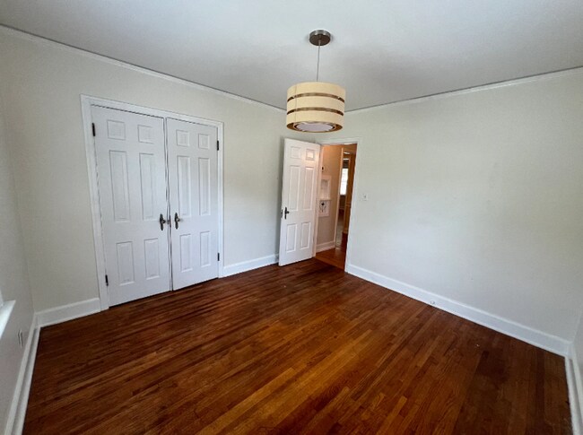 Foto del edificio - 3 Bed | 3 Bath in Midtown!