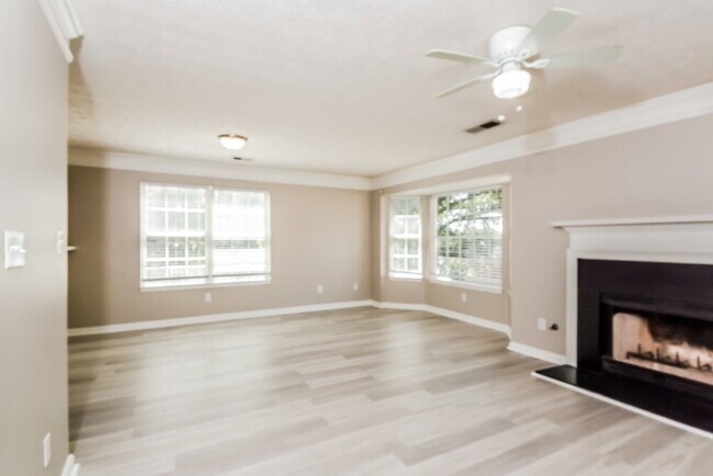 Foto del edificio - 1683 Barrington Overlook