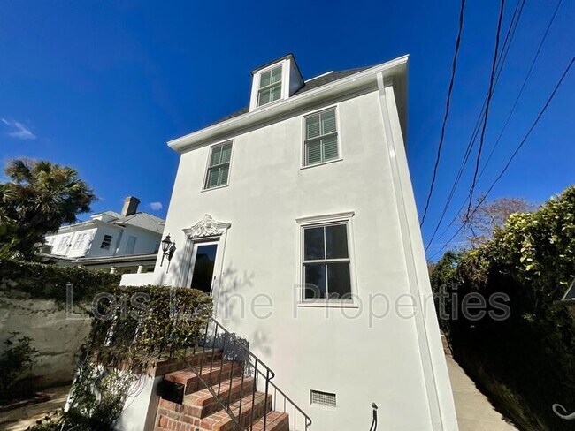 Building Photo - 17 Rutledge Ave