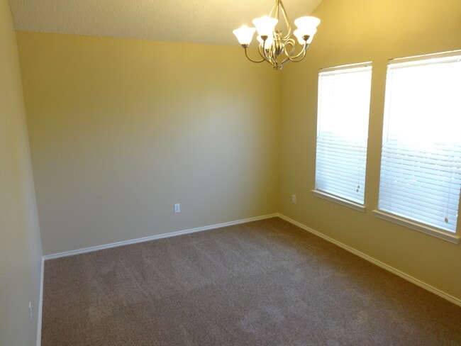 Foto del edificio - 2012 Cone Flower Dr