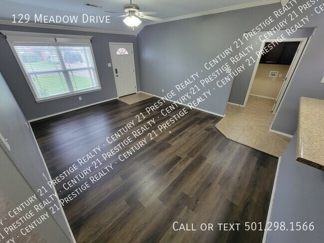 Foto del edificio - 129 Meadow Dr