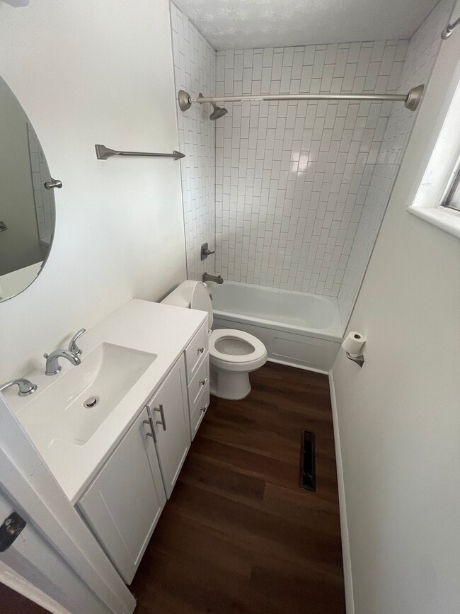 Building Photo - 934 Vanderberg Pl