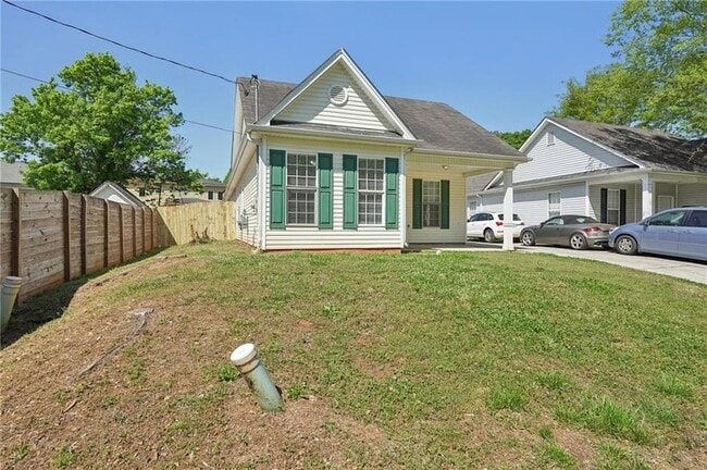 Photo - 2596 Bates St SE House