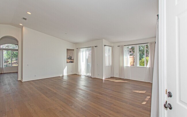 Building Photo - Amazing Single Story Home in San Marcos