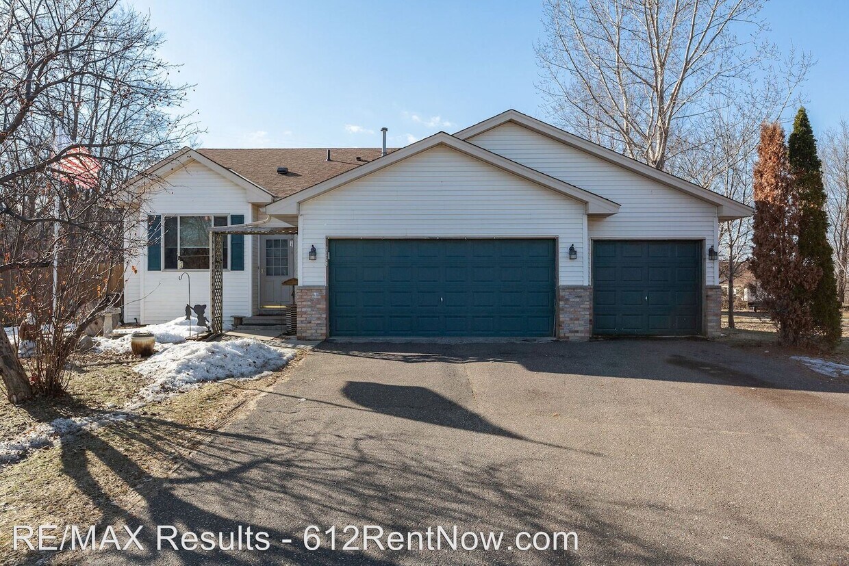 Primary Photo - 4 br, 2 bath House - 1114 County Road D E