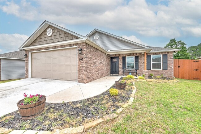 Building Photo - 103 W Gillian Ave