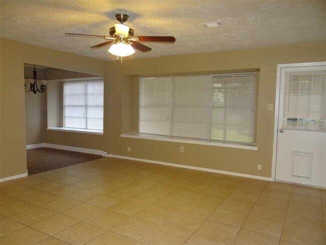 Foto del edificio - 4206 Mossygate Dr