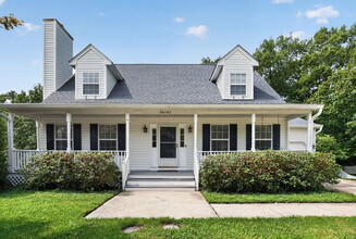 Building Photo - 20787 Red Rose Ct