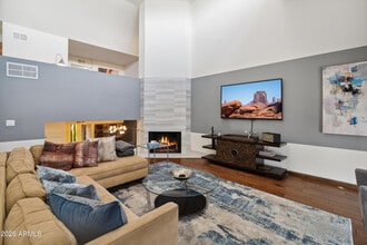 Building Photo - 7306 E Rancho Vista Dr