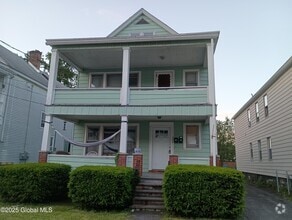 Building Photo - 620 Providence St