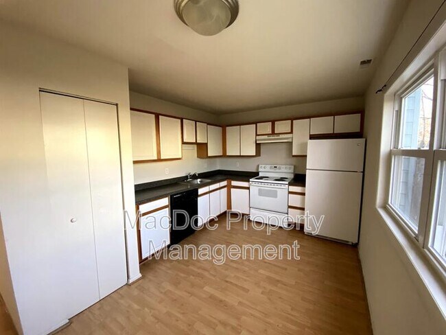 Foto del edificio - 911 Anvil Rd