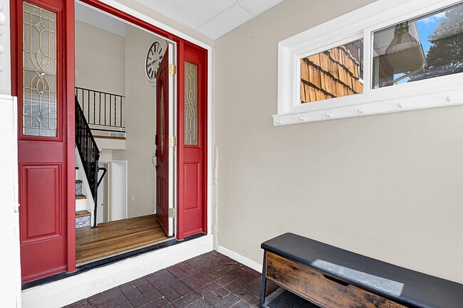 Foto del edificio - 6703 Moreland Ave