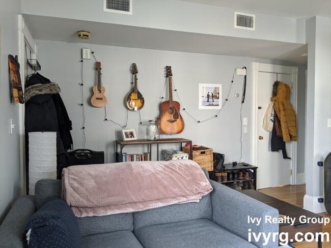 Building Photo - 1 bedroom in Arlington MA 02474
