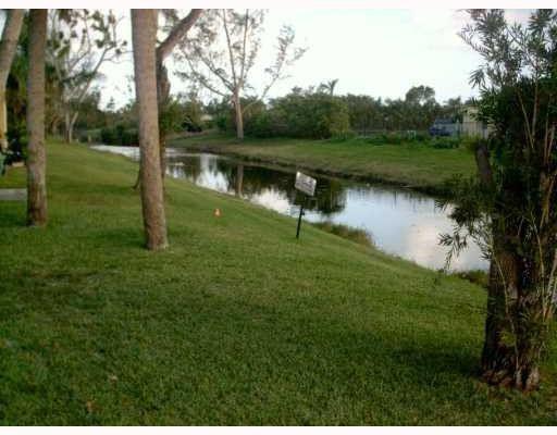 Foto del edificio - 11452 Royal Palm Blvd