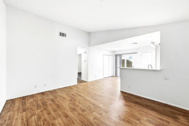 Foto del edificio - 10604 Lanshire Dr