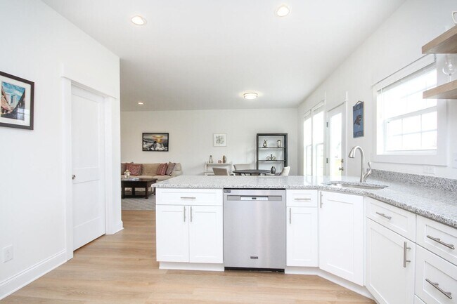Foto del edificio - Luxury Three Bedroom Townhome in Lincolnton