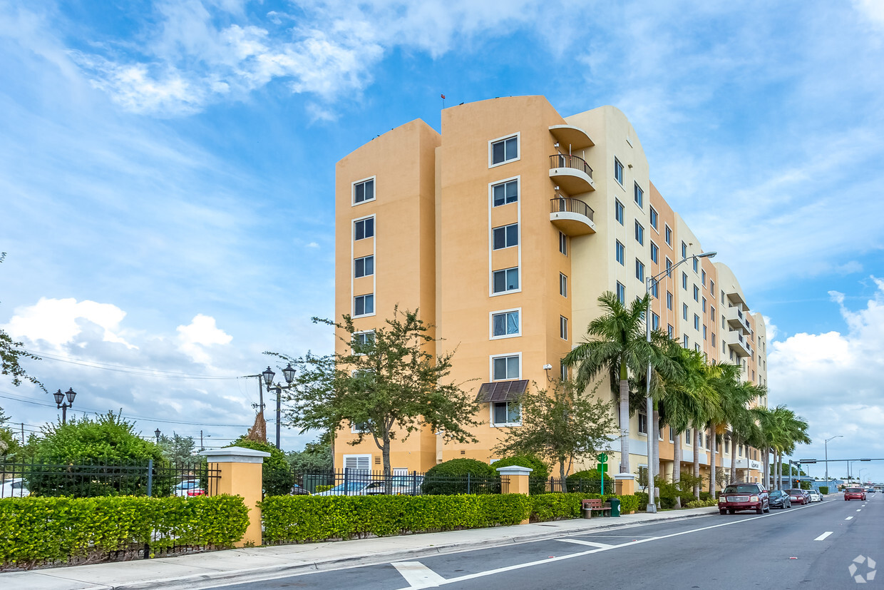 Building Photo - Coral Place