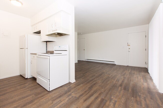 Building Photo - 856 Continental Ct