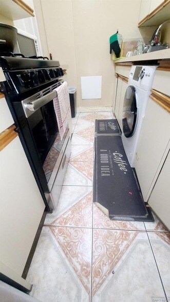 Foto del edificio - 105-26 63rd Rd