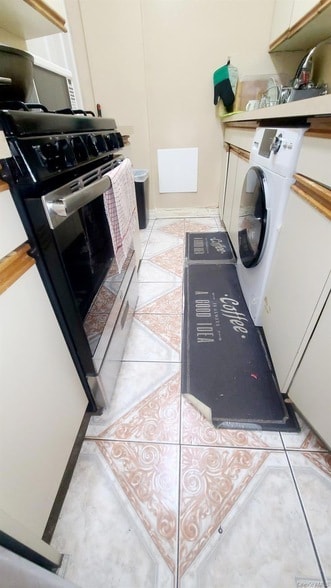 Building Photo - 105-26 63rd Rd