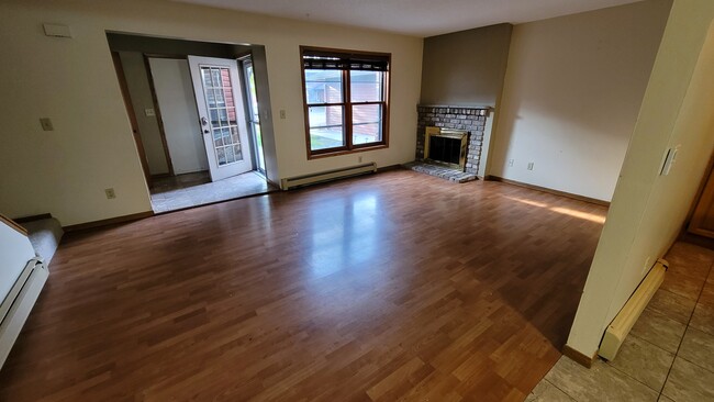 Foto del edificio - 502 Hunter Hill Rd