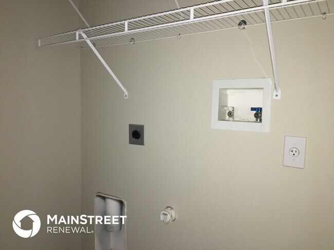 Building Photo - 1901 NE 6th Ave