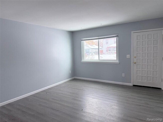 Building Photo - 166 W Coy Ave