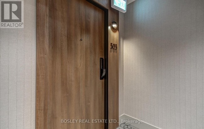 Building Photo - 21 Park St E