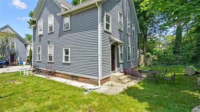 Building Photo - 49 Hillside Ave