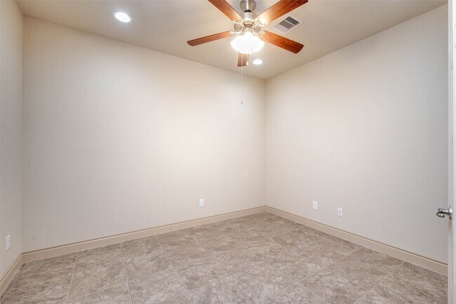 Foto del edificio - 24111 Valencia Ridge Ln