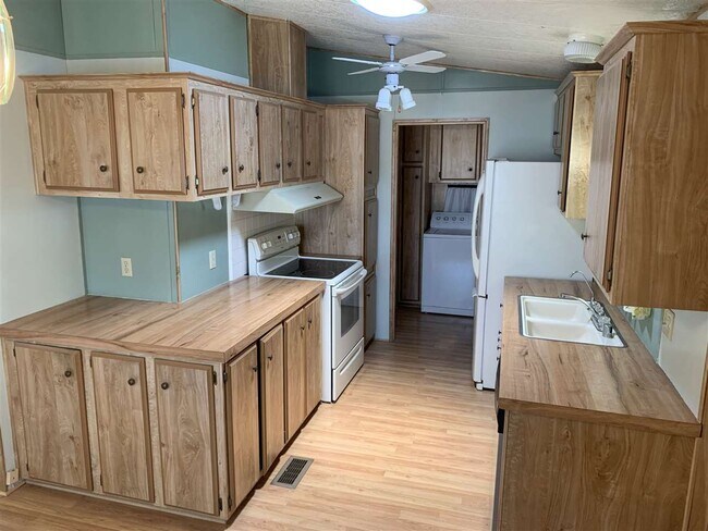 Building Photo - 11284 E 35th Pl