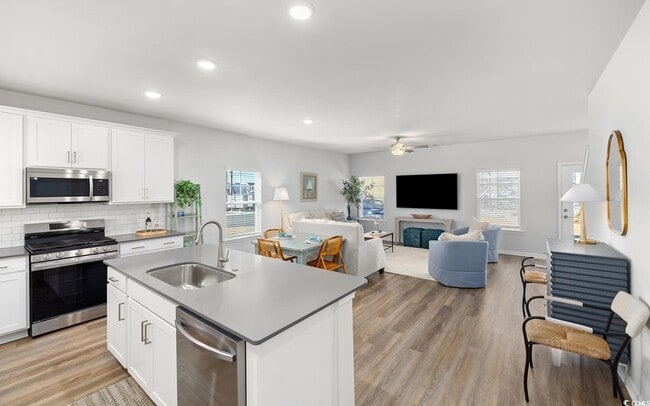 Building Photo - 283 Ferretti St