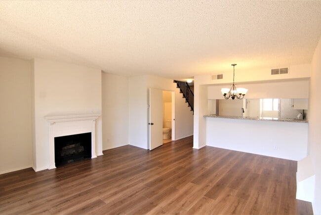Building Photo - 13552 Burbank Blvd