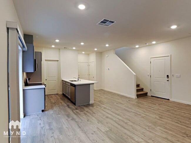 Building Photo - 3049 Pruett Dr