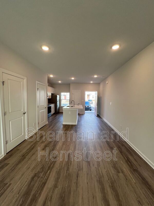Building Photo - 5006 Mimosa Dr
