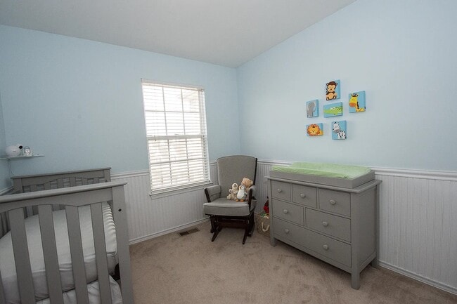 Foto del edificio - 327 Thyme Ln