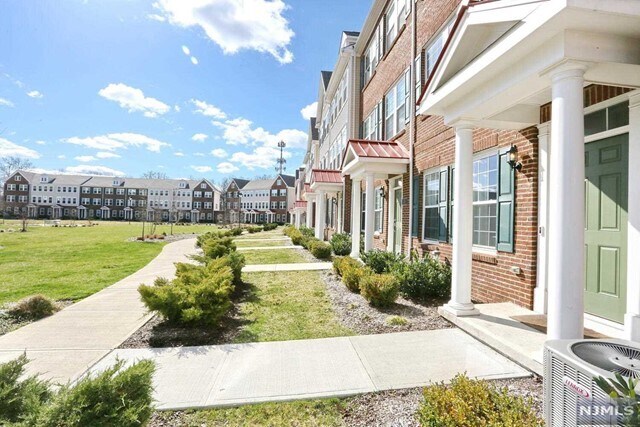 Foto del edificio - 51 Landmark Ln