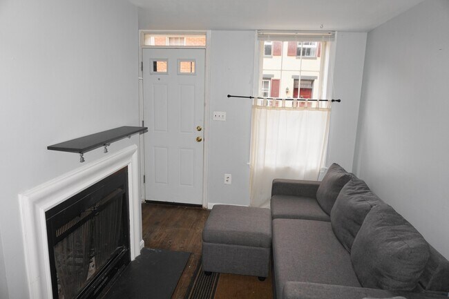 Foto del edificio - Must-see 1 Bedroom Townhome with Den - Rid...