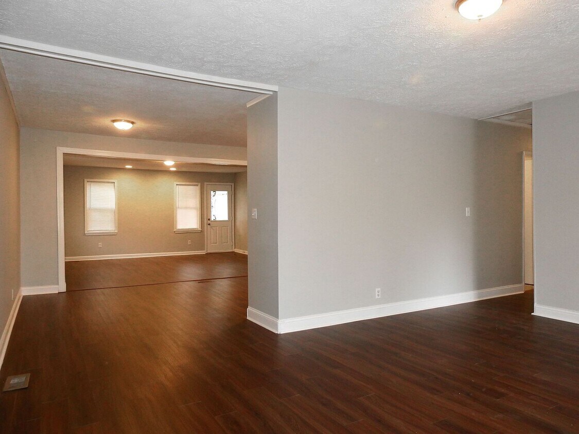 Photo - 9813 East Ave (Louisville, KY)