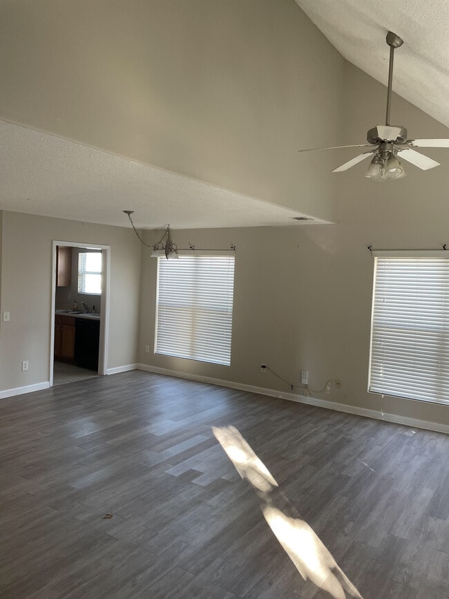 Building Photo - 409 Bridgewater Cir