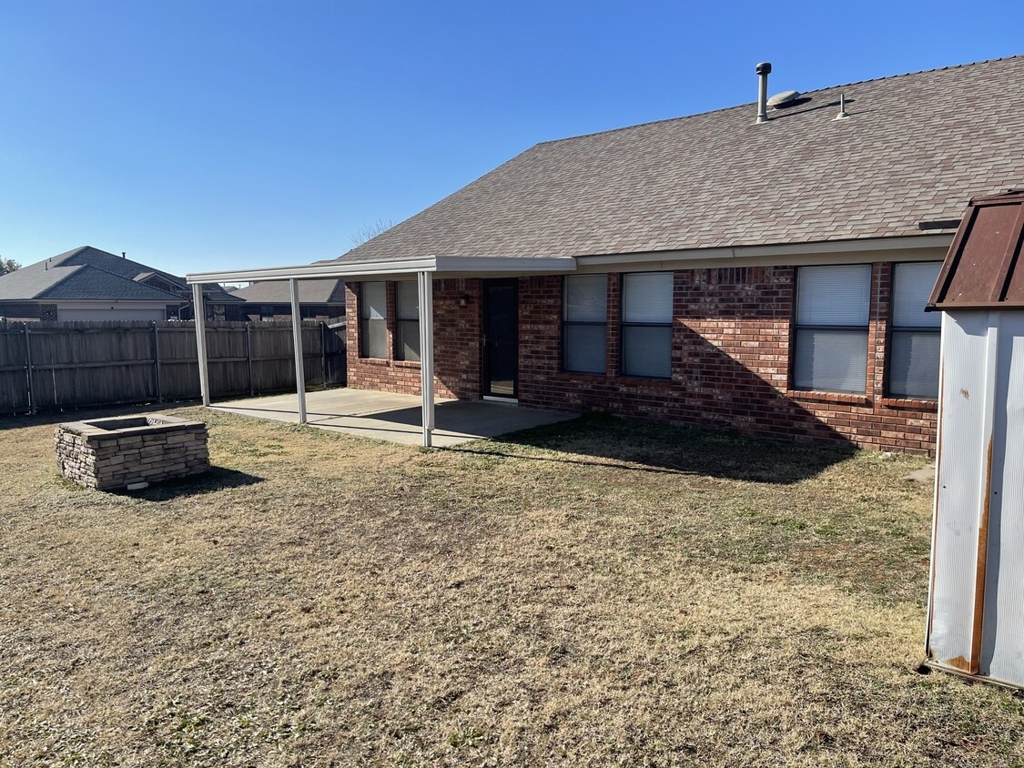 Building Photo - 10212 Jetty Ct