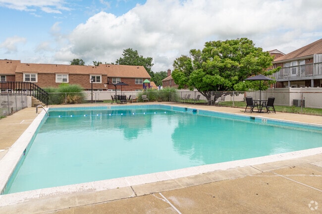 Pool - Cove Harbor Townhomes