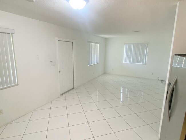 Foto del edificio - 204 NE 10th Ave