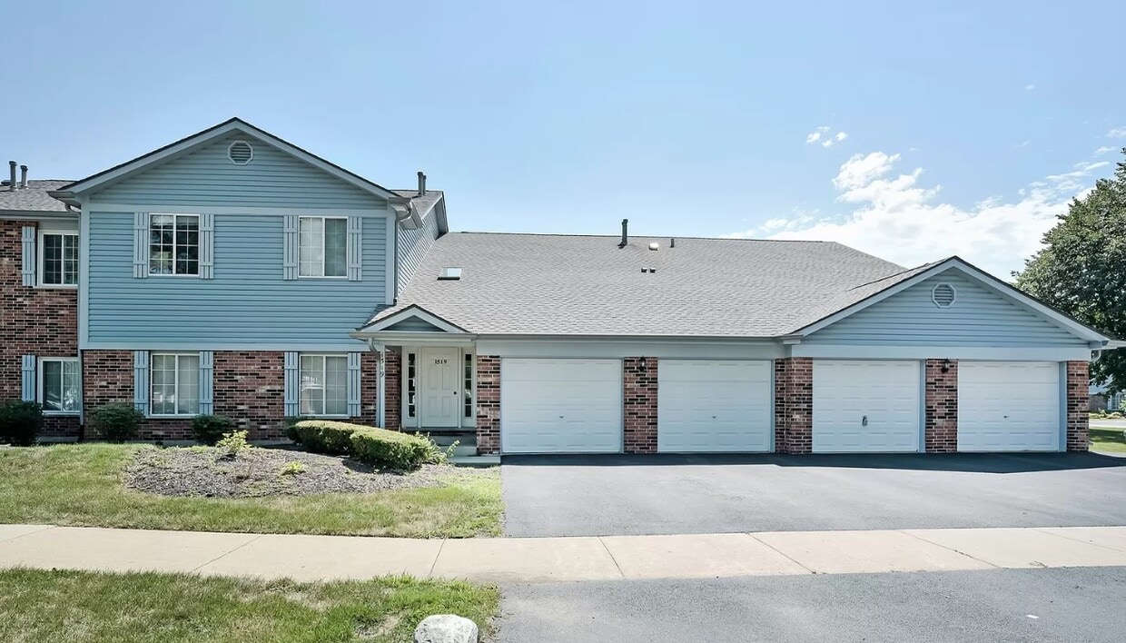 1519 Mercury Dr, Schaumburg, IL 60193 Townhome Rentals in Schaumburg IL
